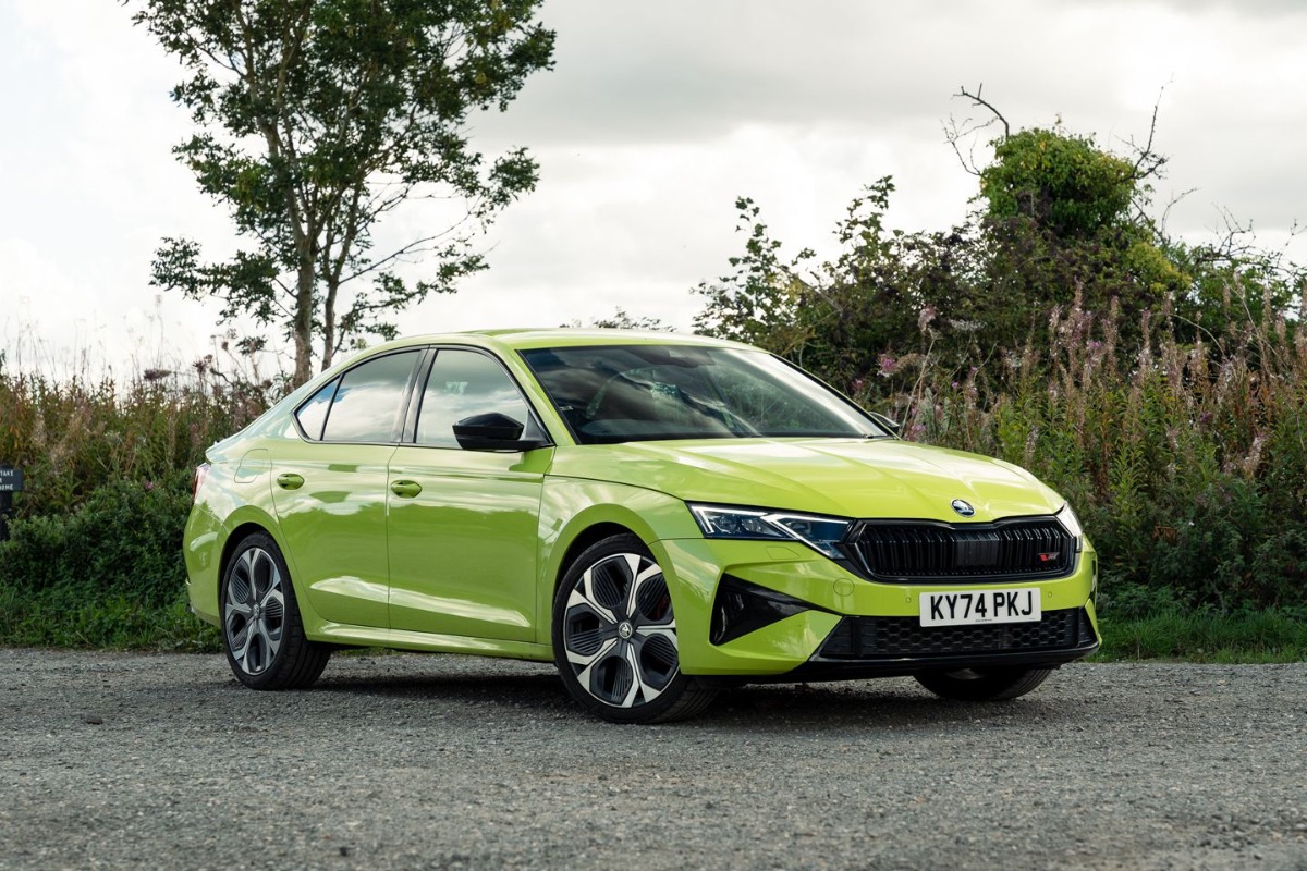 Một mẫu xe thể thao mới sắp được ra mắt thị trường Việt Nam: Nhập châu Âu, giá bán dự kiến thế nào? - Ảnh 1