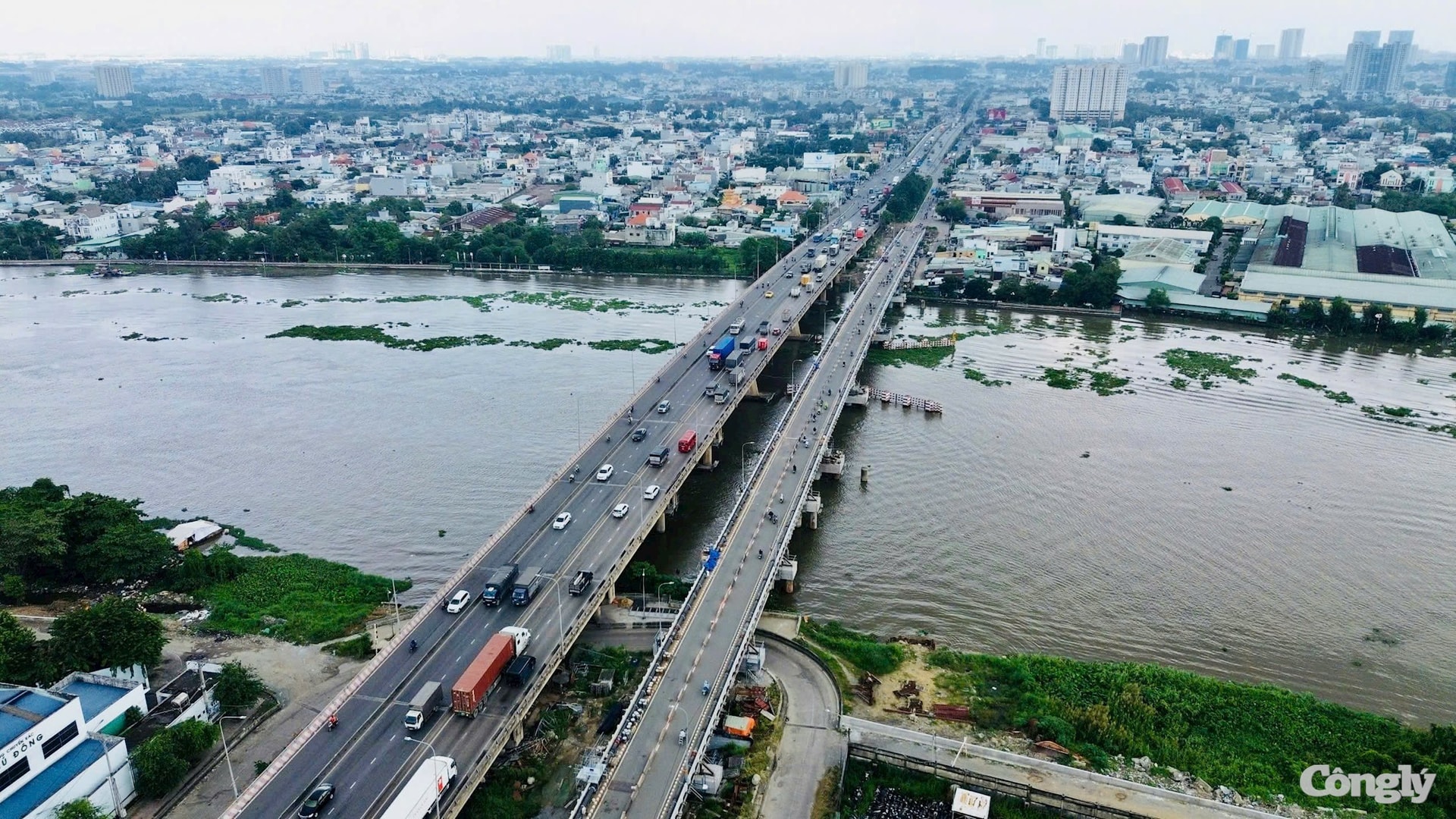 Kỳ tích Việt Nam: Cầu vượt sông 11.000 tấn bỗng cao thêm 1,25 m bằng công nghệ có 1-0-2 - Ảnh 1