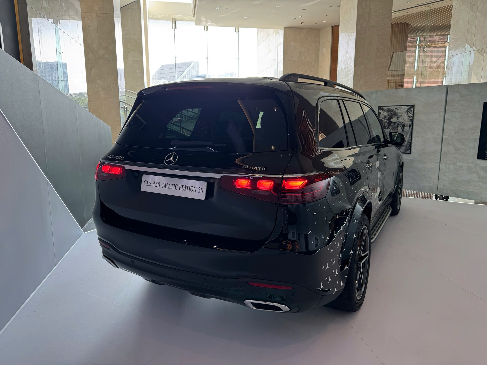 8 xe ra mắt Việt Nam tháng 10/2025: Rẻ nhất 520 triệu đồng, đắt nhất hơn 13 tỷ đồng, từ sedan đến SUV, đủ động cơ xăng điện và hybrid - Ảnh 8