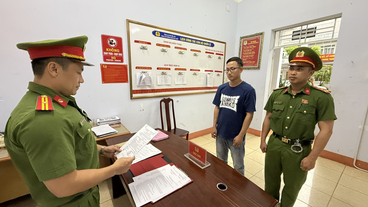 Bắt tạm giam phó phòng ngân hàng Tống Minh Hoà - Ảnh 1