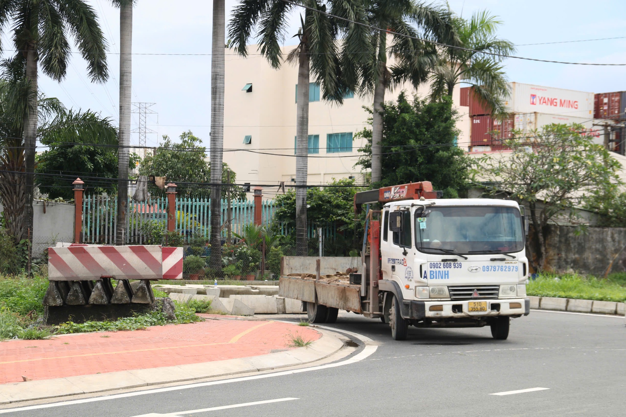 Vì sao đường song hành Võ Nguyên Giáp hoàn thiện đã gần 2 năm, nay mới chính thức thông xe? - Ảnh 7