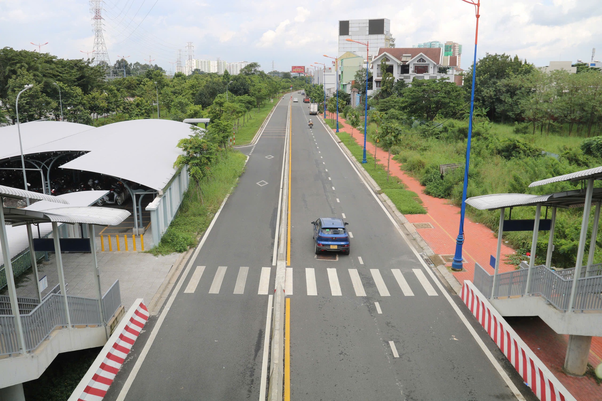 Vì sao đường song hành Võ Nguyên Giáp hoàn thiện đã gần 2 năm, nay mới chính thức thông xe? - Ảnh 6