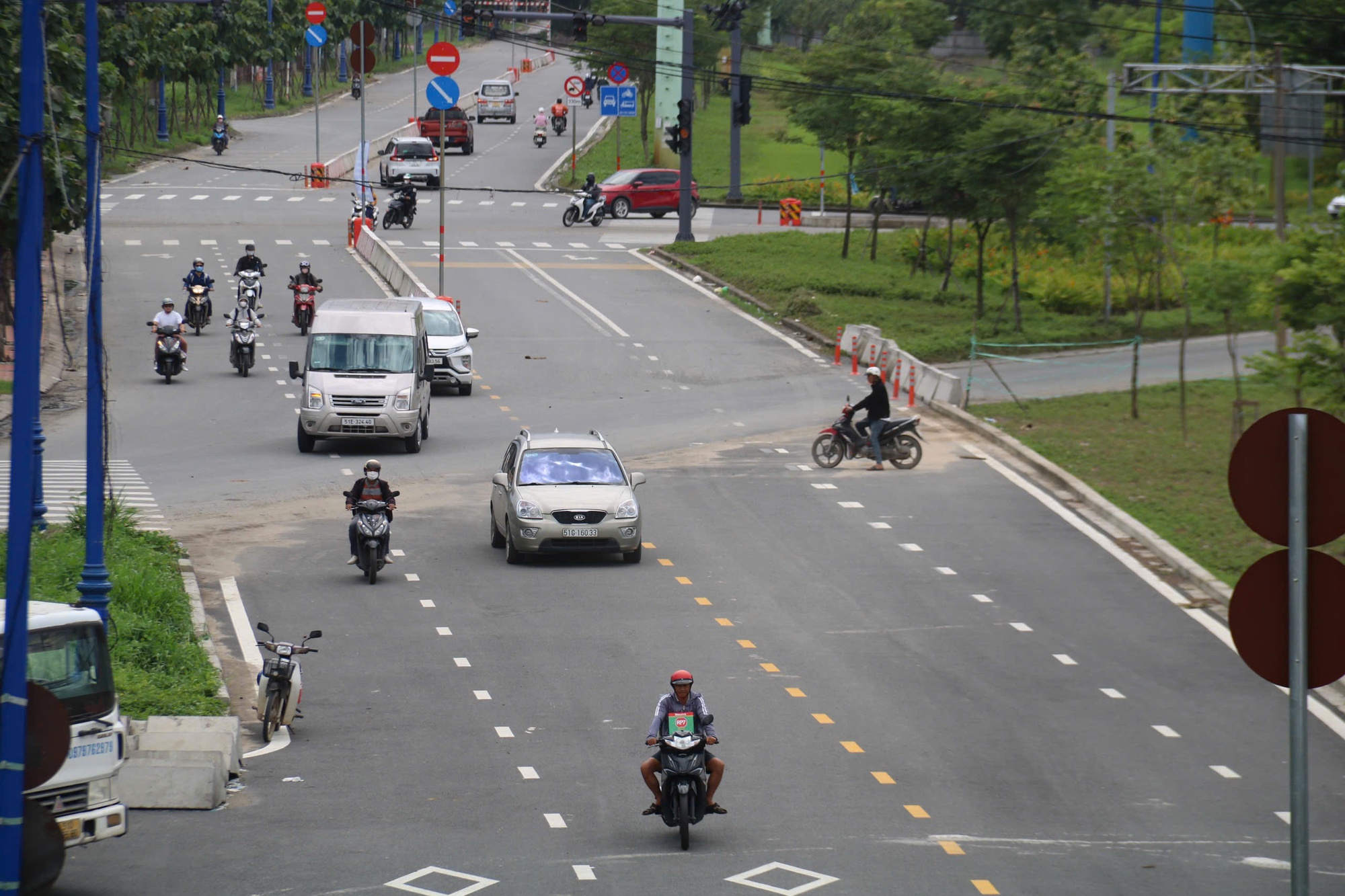 Vì sao đường song hành Võ Nguyên Giáp hoàn thiện đã gần 2 năm, nay mới chính thức thông xe? - Ảnh 4