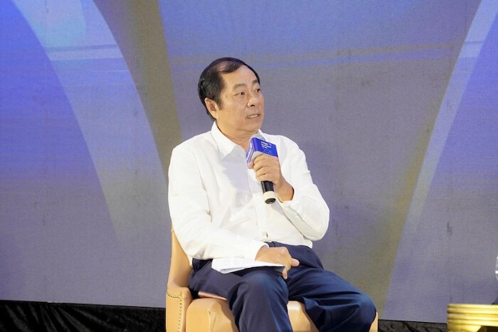 TS. Đinh Thế Hiển: Việc ngân hàng sẵn sàng cho vay đặt cọc bất động sản cho thấy tín dụng đã đi vào lướt sóng quá lớn - Ảnh 1