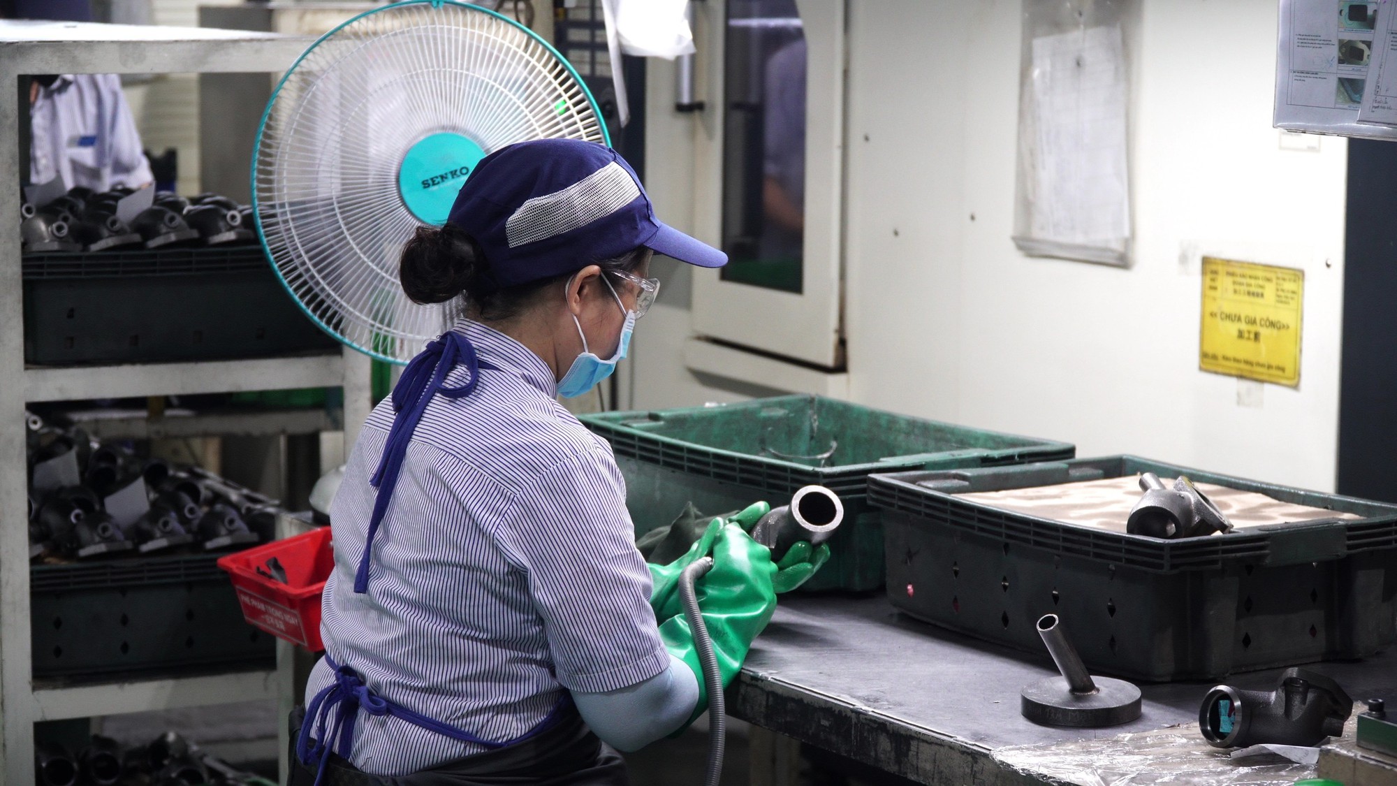 Không xóa bỏ, cắt giảm tiền lương, chế độ khi điều chỉnh lương tối thiểu - Ảnh 2