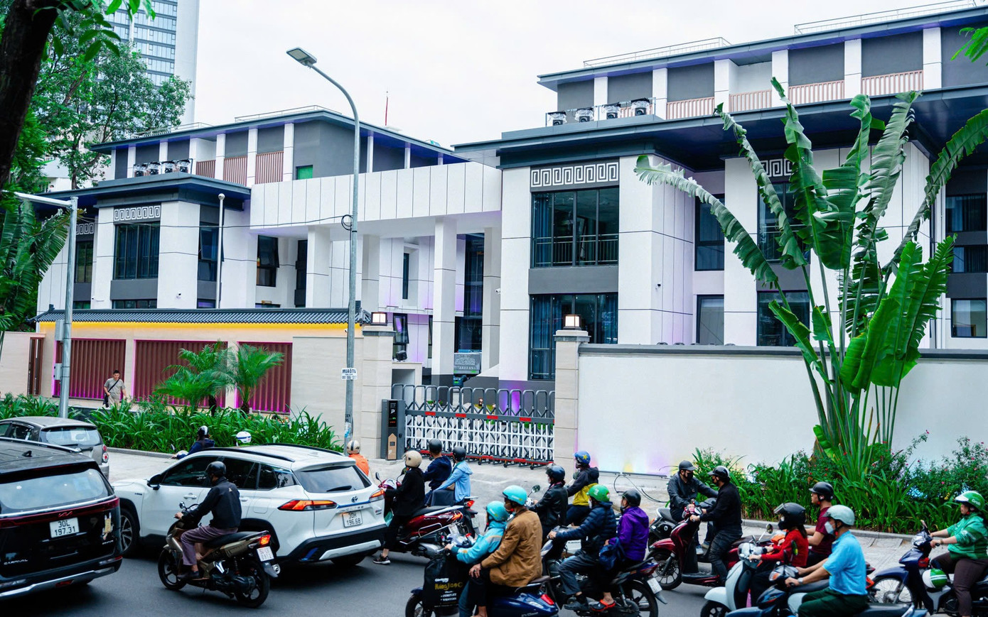 Từ 'ngôi nhà hoang', khu nhà 300 Kim Mã lột xác lung linh giữa Hà Nội - Ảnh 3