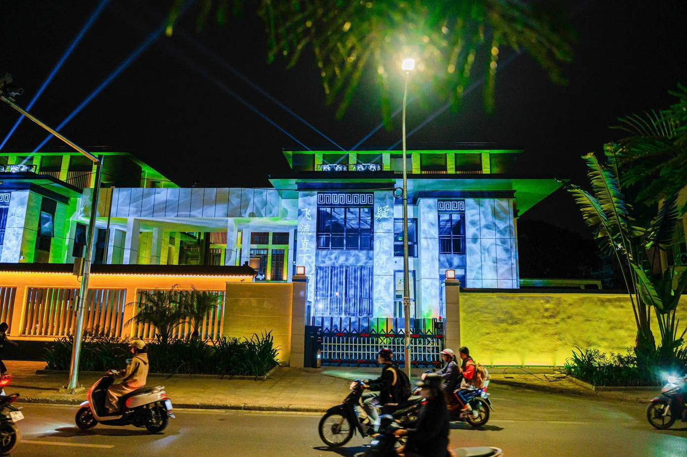 Từ 'ngôi nhà hoang', khu nhà 300 Kim Mã lột xác lung linh giữa Hà Nội - Ảnh 12