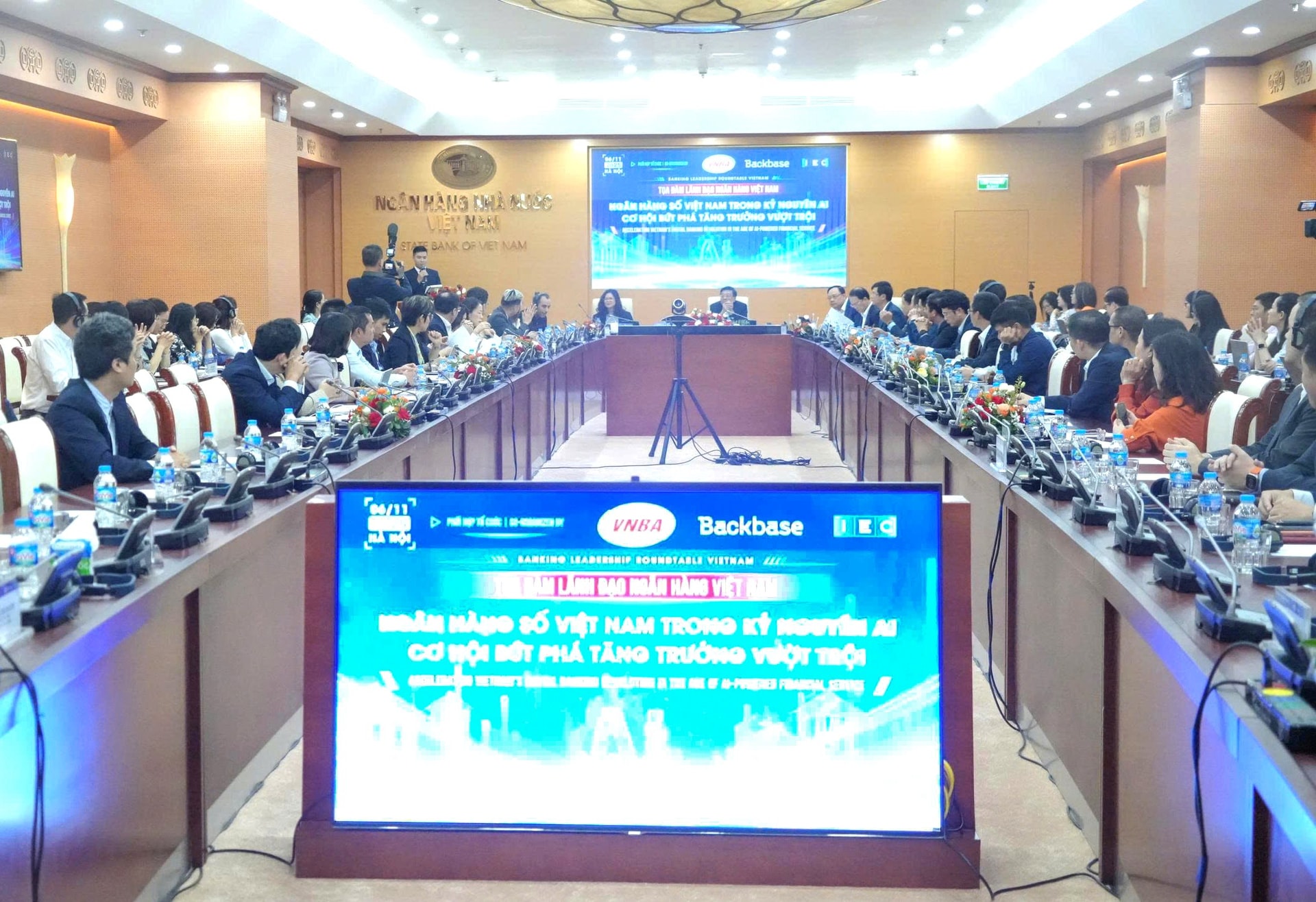 TS. Nguyễn Quốc Hùng: Biến AI thành năng lực để bứt phá năng suất, chất lượng dịch vụ và năng lực cạnh tranh - Ảnh 1