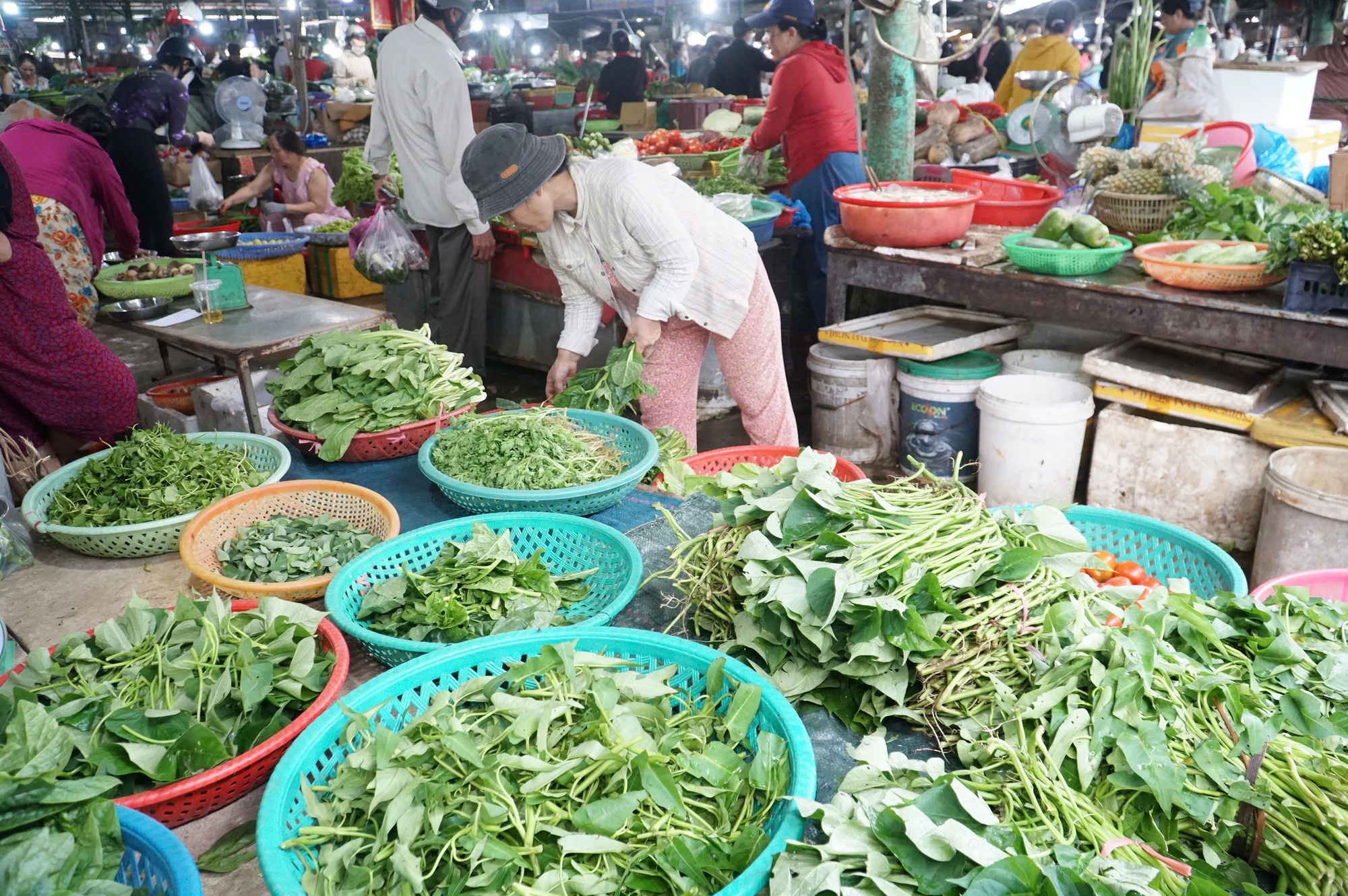 Rau xanh tại Đà Nẵng khan hiếm, giá tăng gấp 2–3 lần - Ảnh 2