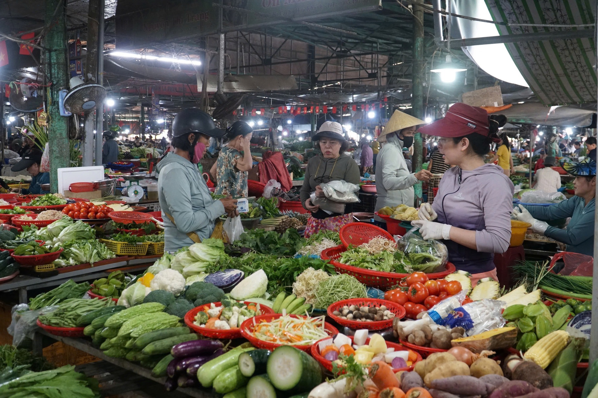 Rau xanh tại Đà Nẵng khan hiếm, giá tăng gấp 2–3 lần - Ảnh 3