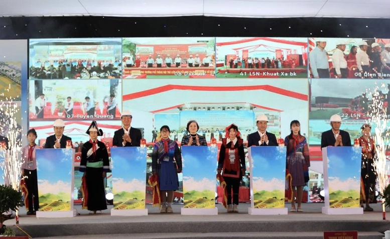 TỔNG THUẬT: Khởi công xây dựng các trường phổ thông nội trú tại các xã biên giới đất liền - Ảnh 27