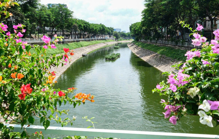 Hà Nội đầu tư hơn 4.600 tỷ đồng làm công viên hai bên sông Tô Lịch - Ảnh 1