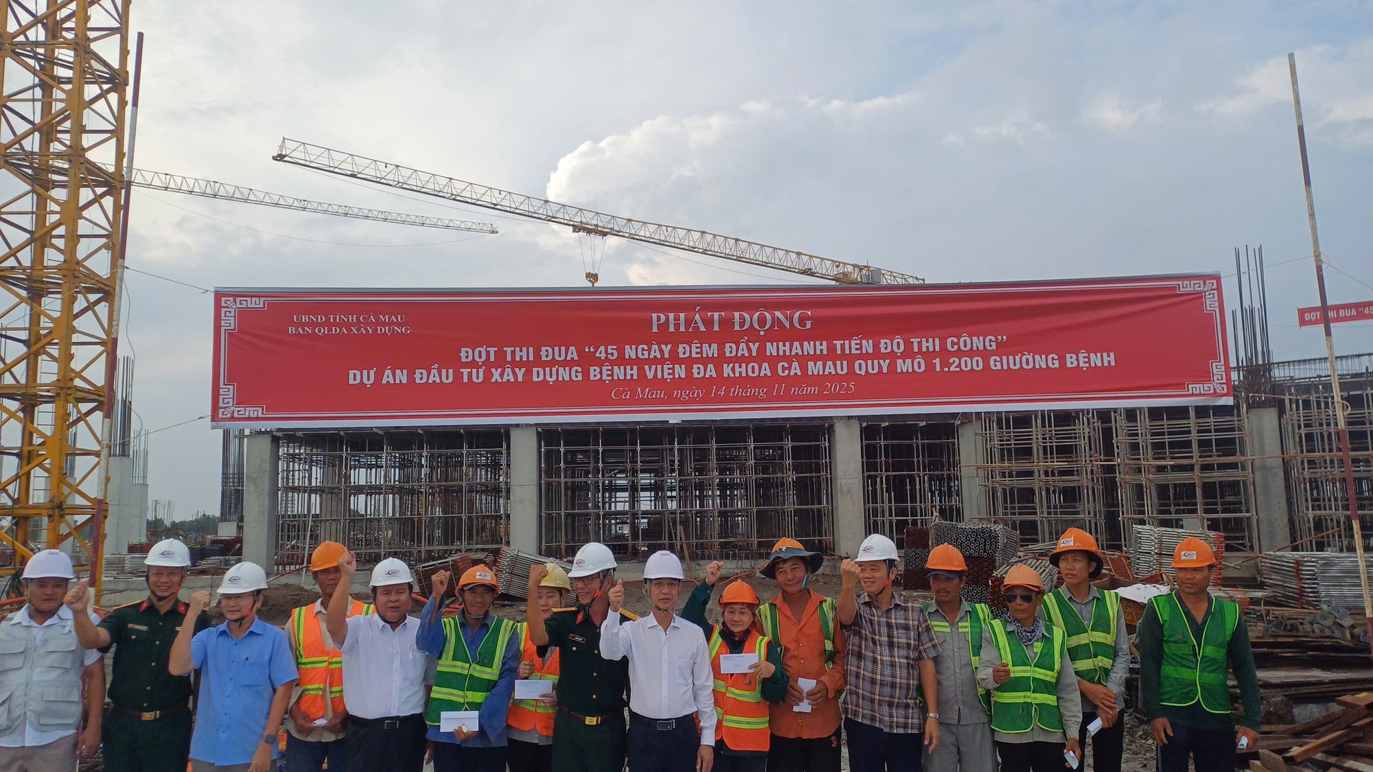 Lãnh đạo tỉnh Cà Mau đề nghị làm việc bằng cả trái tim để hoàn thành dự án hơn 3.300 tỉ đồng - Ảnh 1