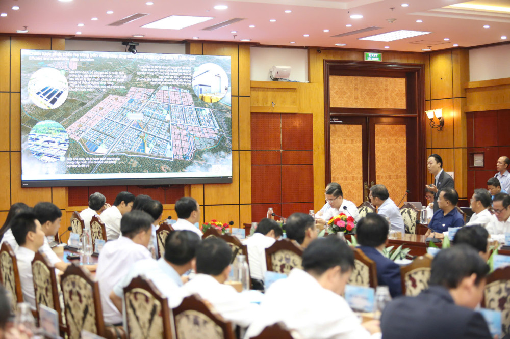 Liên danh Becamex - VSIP - VRG 'bắt tay'  tỉnh Tây Ninh, lập khu phức hợp 1.500ha tại cửa ngõ Mộc Bài - Ảnh 2