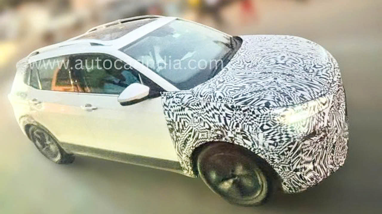 Skoda Kushaq facelift lộ ảnh: Có cửa sổ trời toàn ảnh, ADAS cấp độ 2, động cơ giữ nguyên, ra mắt năm sau - Ảnh 1