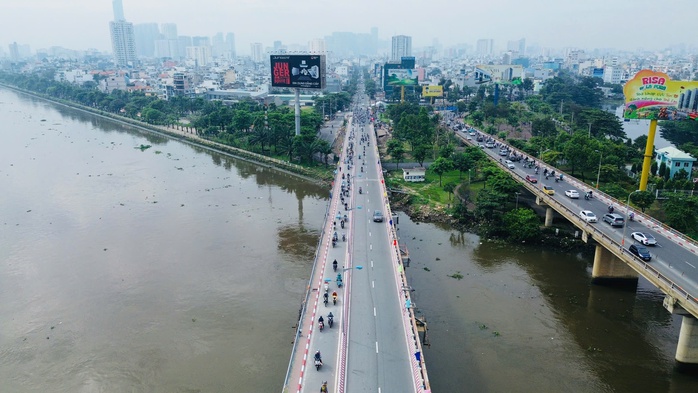 Hình ảnh cầu Bình Triệu 1 chính thức thông xe sáng nay - Ảnh 6