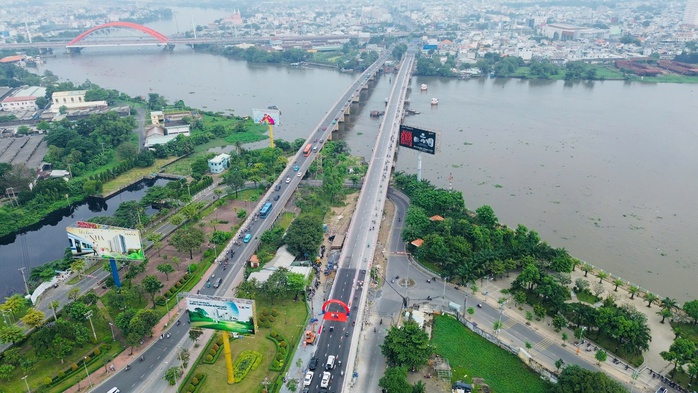 Hình ảnh cầu Bình Triệu 1 chính thức thông xe sáng nay - Ảnh 11