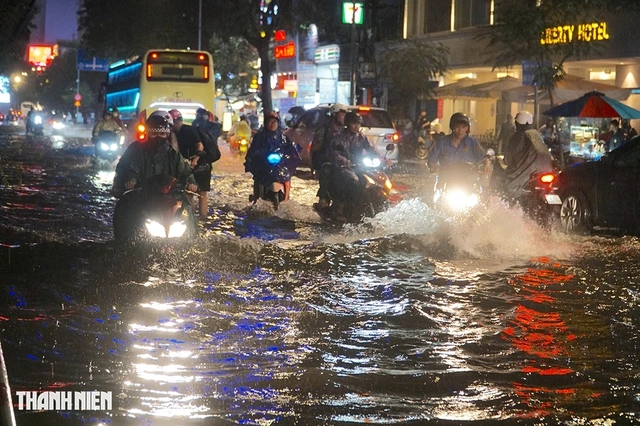 Nam bộ nguy cơ ngập nặng vì mưa, lũ, triều cường - Ảnh 2