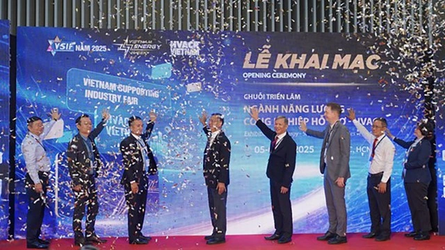 EVNHCMC giới thiệu lưới điện thông minh tại triển lãm ngành Năng lượng – Công nghiệp hỗ trợ - Ảnh 1