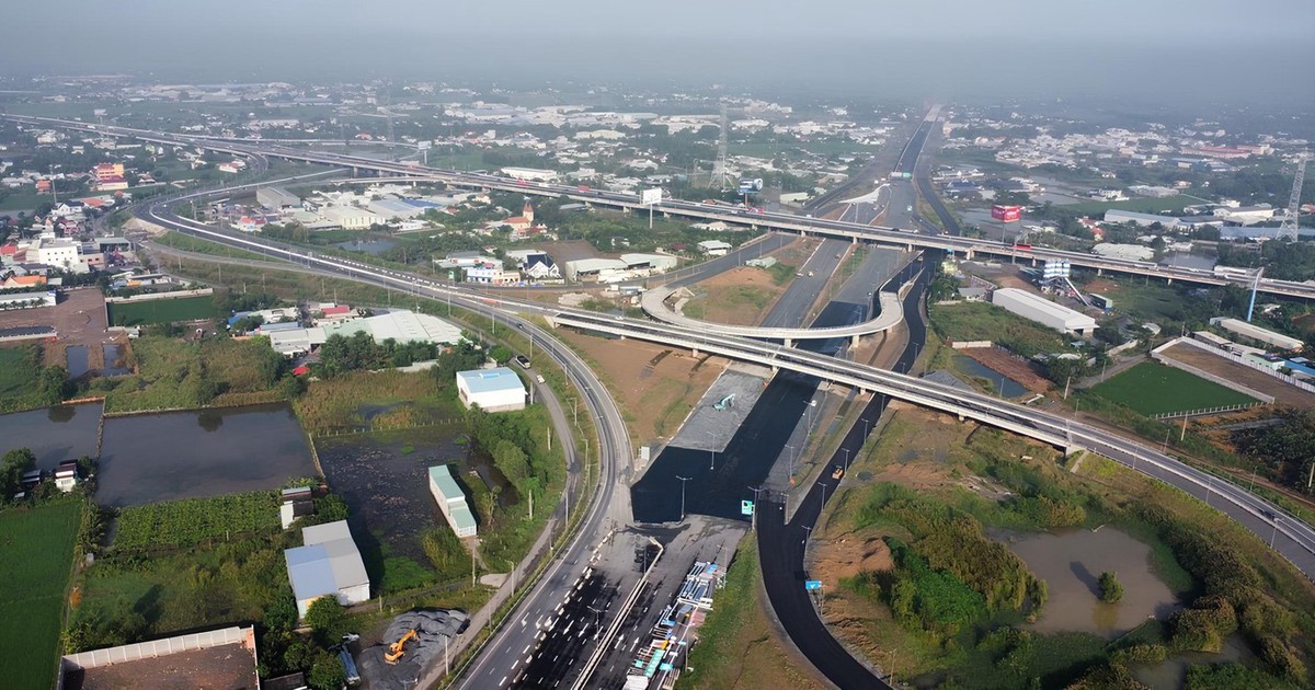 Đô thị Vành đai - Cao tốc: Dịch chuyển chiến lược đầu tư của các ‘ông lớn’