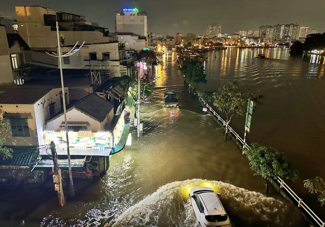 Triều cường cũ chưa kịp rút, đợt mới lại sắp đến - Ảnh 1