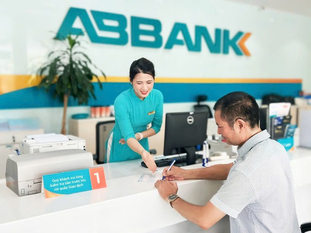 ABBANK giảm lãi suất cho vay đối với khách hàng bị ảnh hưởng bởi bão lũ - Ảnh 1