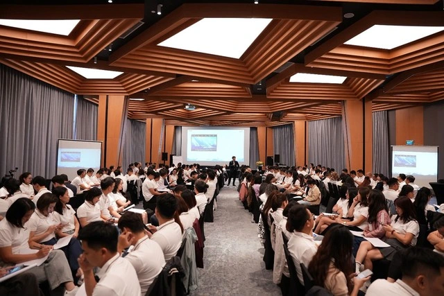 Văn Phú được vinh danh Top 100 nơi làm việc tốt nhất Việt Nam 2025 - Ảnh 3