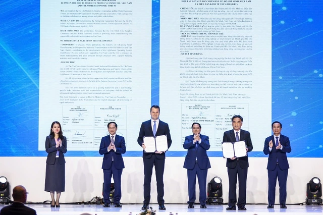 TP.HCM và WEF ra Tuyên bố thúc đẩy sản xuất thông minh cho tương lai Việt Nam - Ảnh 1