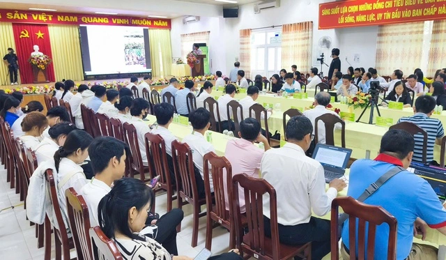 Làm sao để cây dừa Vĩnh Long khỏe phục vụ người dân? - Ảnh 3