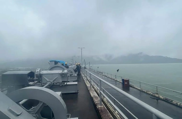 Hồ Đơn Dương xả điều tiết qua tràn giảm nhẹ thiên tai cho vùng hạ du - Ảnh 1