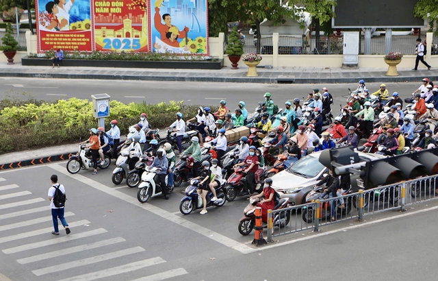 TP.HCM và Hà Nội sẽ tiên phong siết khí thải xe máy, bắt đầu ngay từ 1.7.2027 - Ảnh 1