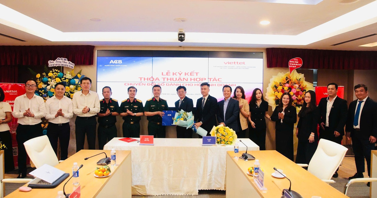 Viettel TP.HCM hợp tác Ngân hàng ACB hỗ trợ hộ kinh doanh chuyển đổi số