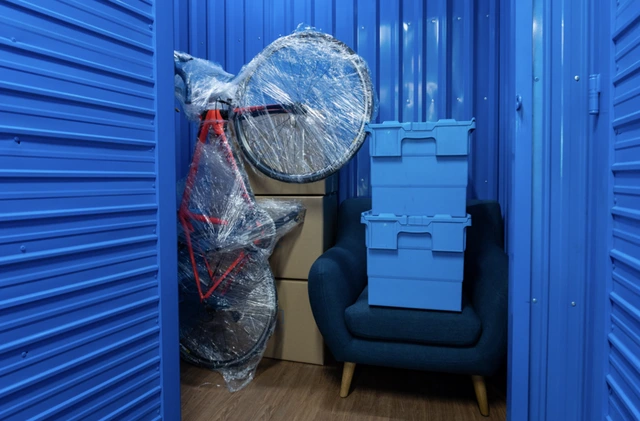 Người đàn ông Mỹ tái chế container cũ, làm nhà kho cho thuê ở Việt Nam - Ảnh 2