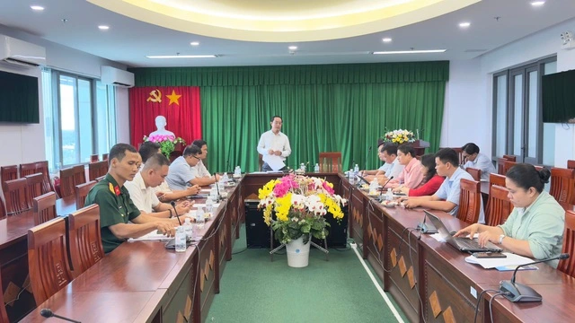 Vĩnh Long triển khai hạ tầng số, sản phẩm số đến từng người dân - Ảnh 1