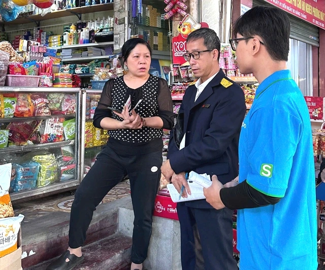 Cấm cán bộ thuế sách nhiễu, nhận tiền, quà từ người nộp thuế - Ảnh 1