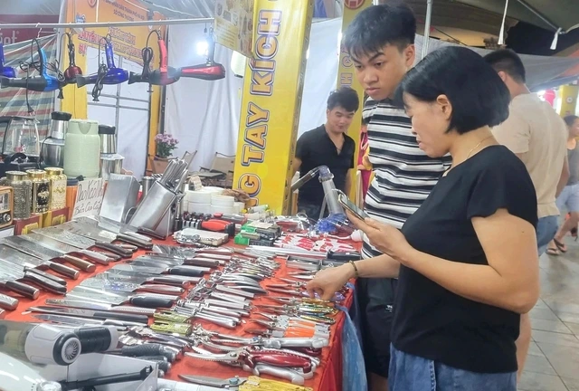 Đề xuất nâng ngưỡng doanh thu miễn thuế hộ kinh doanh lên 750 triệu - Ảnh 1