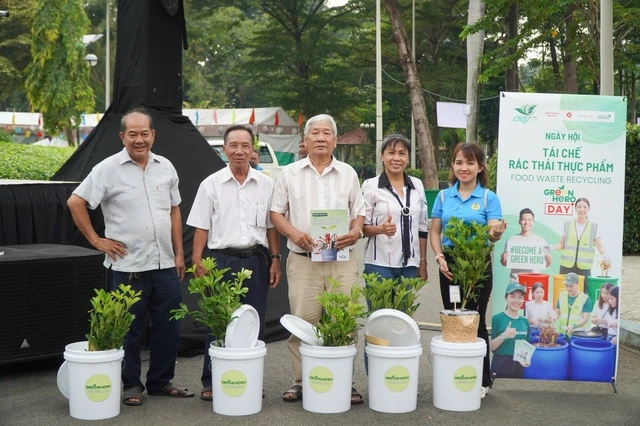 Một phường ở TP.HCM muốn thành khu dân cư tiên phong phân loại rác - Ảnh 1