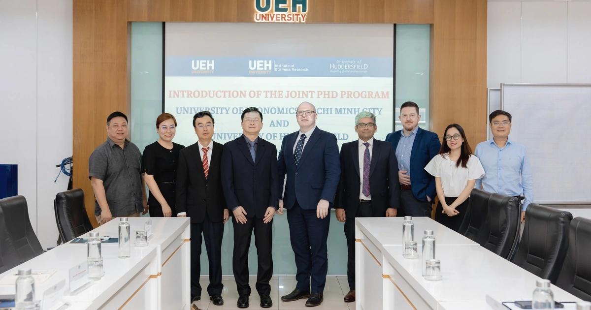 Đại học Kinh tế TP.HCM liên kết đào tạo tiến sĩ với Đại học Huddersfield của Anh