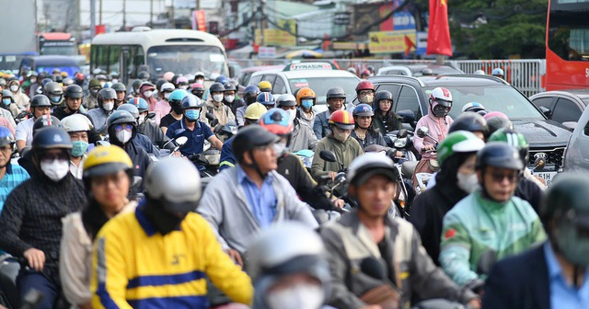 'Soi' tiến độ dự án khiến Bí thư TP.HCM kẹt xe 12 km/2 giờ