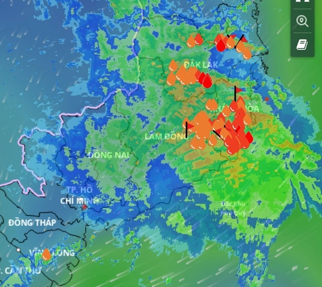 Đêm qua miền Trung mưa rất lớn trên 400 mm, hôm nay TP.HCM có mưa to - Ảnh 4