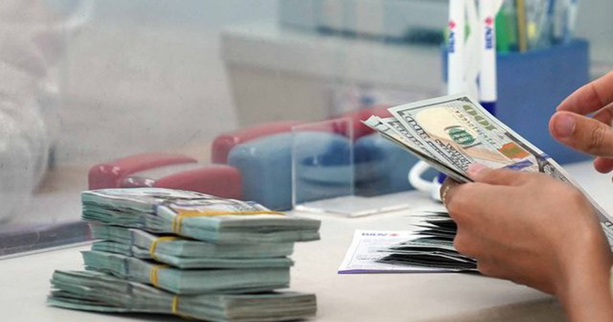 Giá USD hôm nay 4.11.2025: Tăng nhẹ trong khi bảng Anh, euro đi xuống