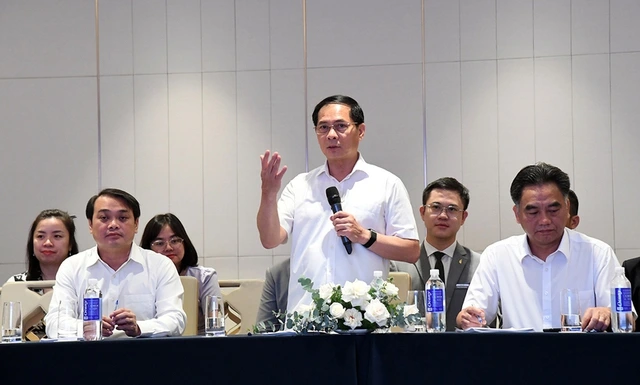 Phó thủ tướng Bùi Thanh Sơn thị sát nơi tổ chức Diễn đàn Kinh tế mùa thu 2025 - Ảnh 1