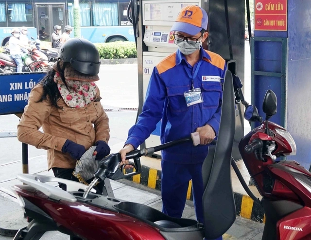 Giá xăng dầu đồng loạt giảm mạnh - Ảnh 1