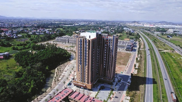 Chiến lược 'an cư' thu hút lao động đến các khu công nghiệp Thái Nguyên - Ảnh 1