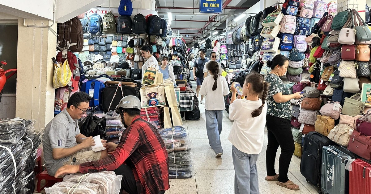 Hộ kinh doanh vẫn lúng túng với hàng tồn kho