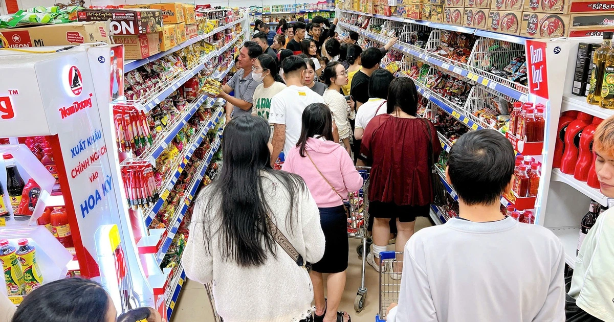 Saigon Co.op khẩn cấp hỗ trợ hàng thiết yếu, tiếp sức người dân vùng bão lũ