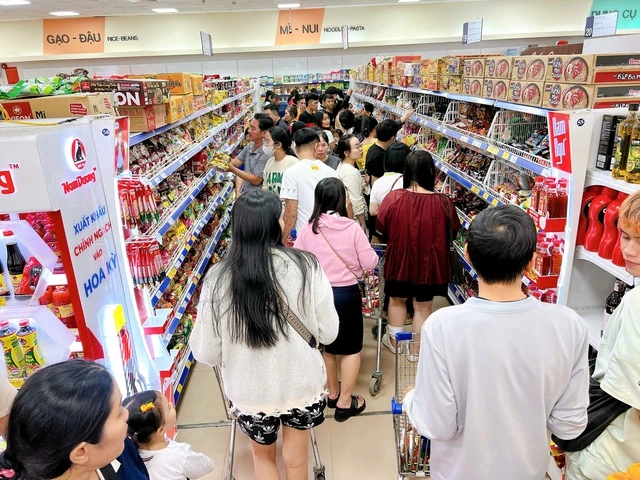 Saigon Co.op khẩn cấp hỗ trợ hàng thiết yếu, tiếp sức người dân vùng bão lũ - Ảnh 1