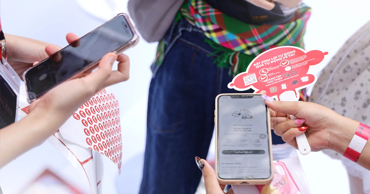 Tăng hạn mức giao dịch qua ví điện tử cá nhân lên 300 triệu đồng/tháng