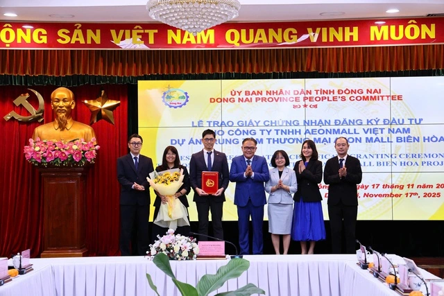 Đồng Nai trao giấy chứng nhận đầu tư cho dự án Trung tâm thương mại Aeon Mall - Ảnh 1