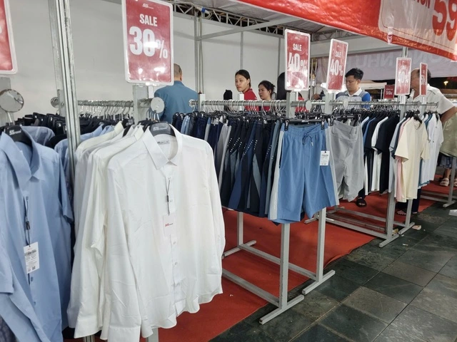 Cục Thuế nói về nâng ngưỡng doanh thu miễn thuế với hộ kinh doanh - Ảnh 2